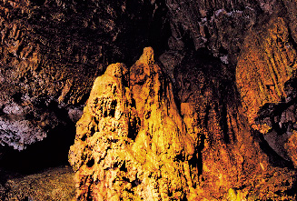 Nanatsugama Limestone Cave