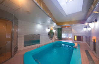 Guest rooms with a private swimming room 